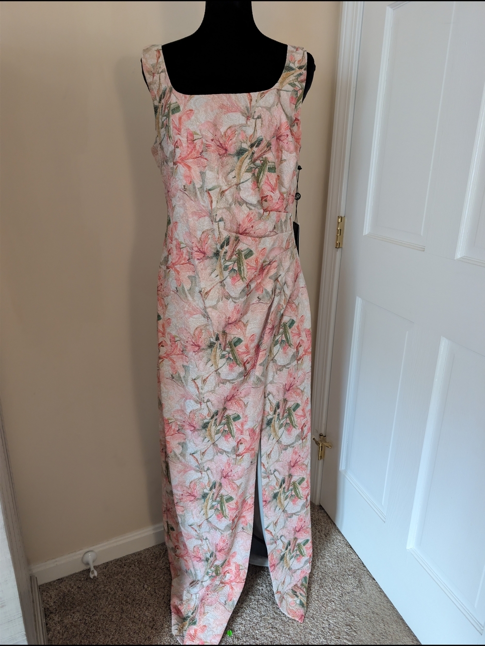 NWT Adrianna Papell Metallic Matelasse Floral Gown Coral Pink Size 12